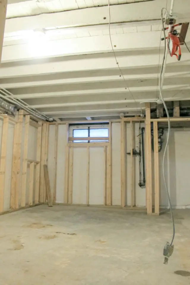 Painting Our Exposed Floor Joist Basement Ceiling Effie Row   20150106 IMG 2473 640x960 